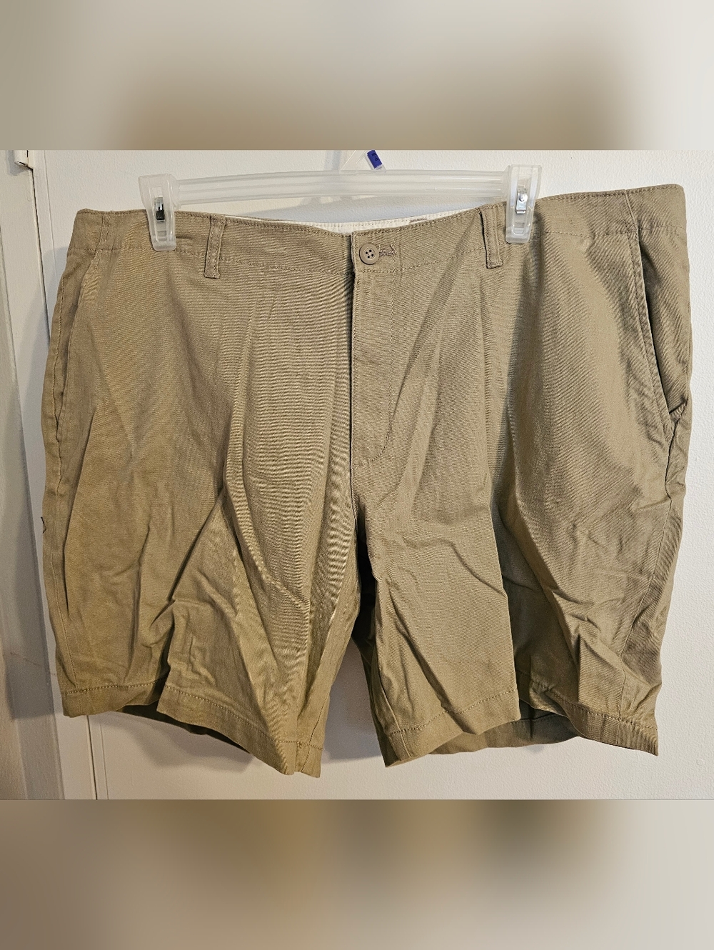 Men's Classic Tan Chino Shorts NWT 44 Waist Slim Leg